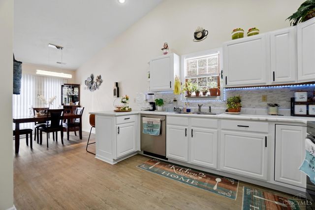 1464 Woodside Drive, Wilmington, OH 45177