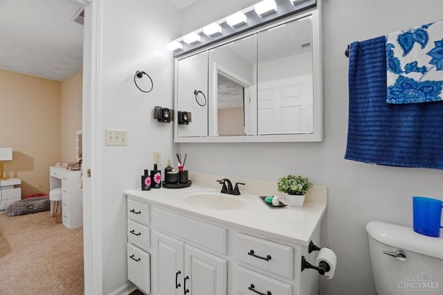 1464 Woodside Drive, Wilmington, OH 45177