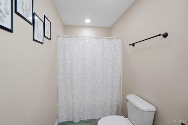 1464 Woodside Drive, Wilmington, OH 45177