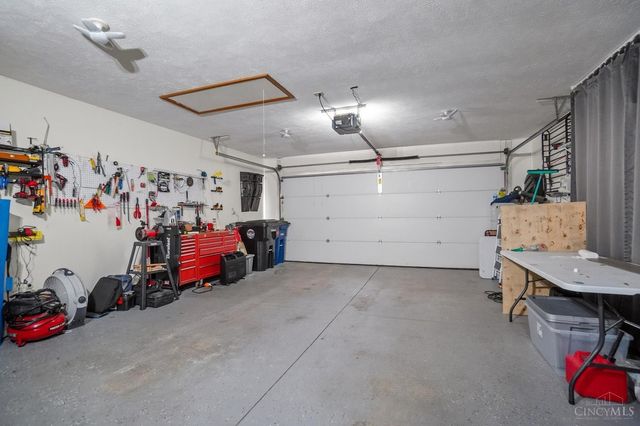 1464 Woodside Drive, Wilmington, OH 45177