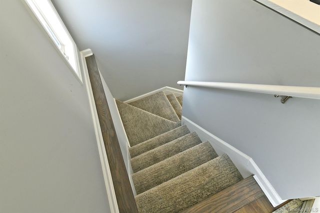 40 Knoll Lane, Levittown, NY 11756