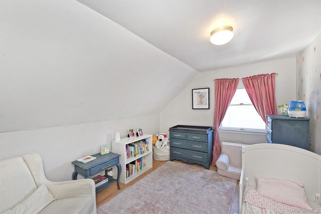 40 Knoll Lane, Levittown, NY 11756