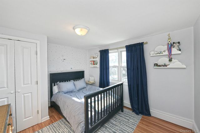 40 Knoll Lane, Levittown, NY 11756