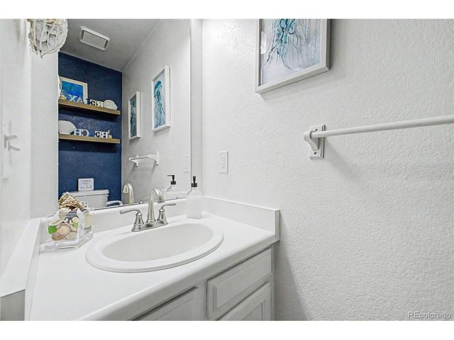 9502 W Ontario Dr, Littleton, CO 80128