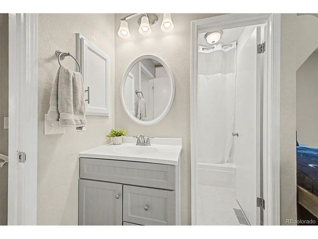 9502 W Ontario Dr, Littleton, CO 80128