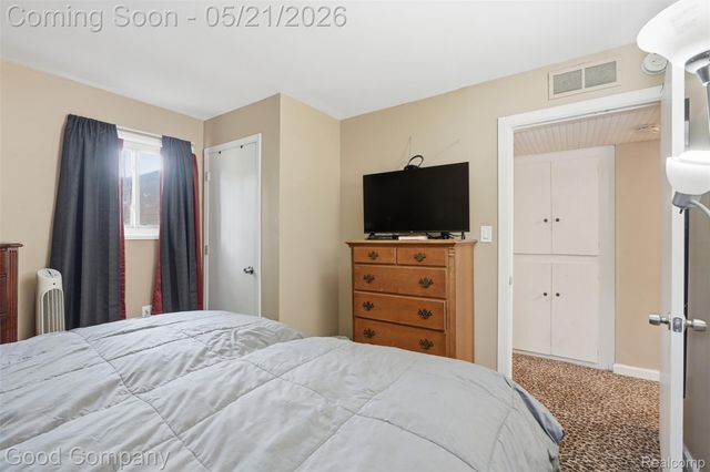 8003 William Street, Taylor, MI 48180