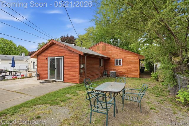 8003 William Street, Taylor, MI 48180