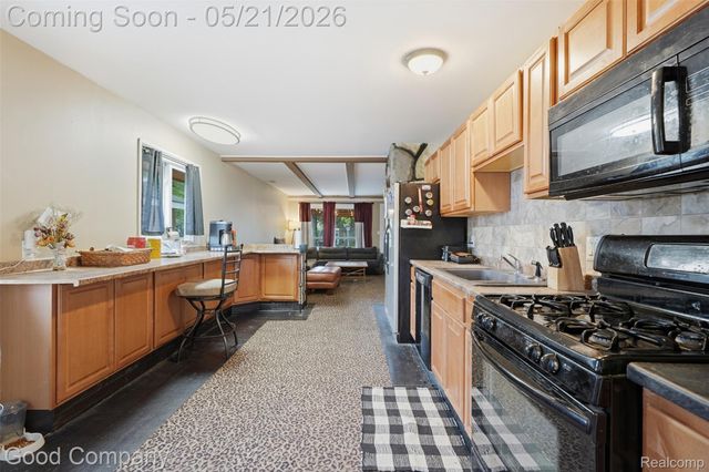 8003 William Street, Taylor, MI 48180