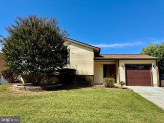 74 VALLEY FORGE RD, New Castle, DE 19720