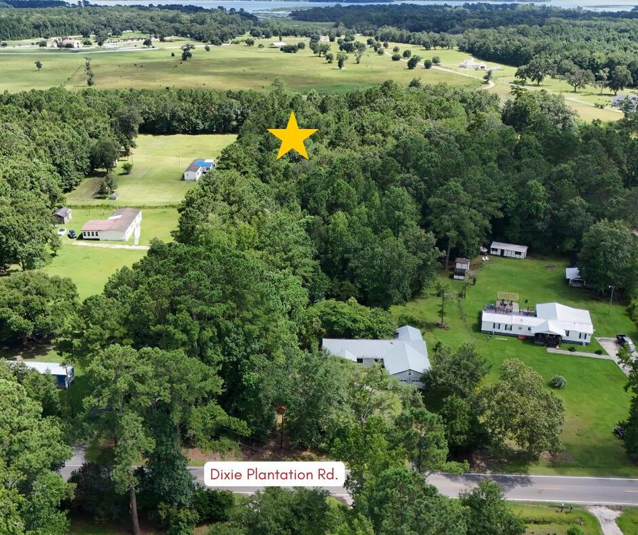 5081 Comments Road, Hollywood, SC 29449