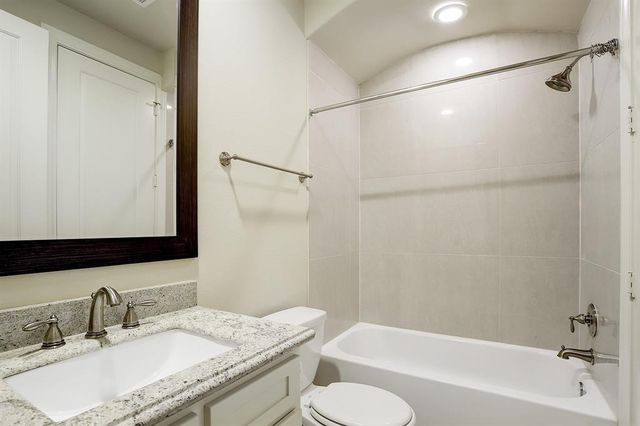 5108 Larkin Street, Houston, TX 77007