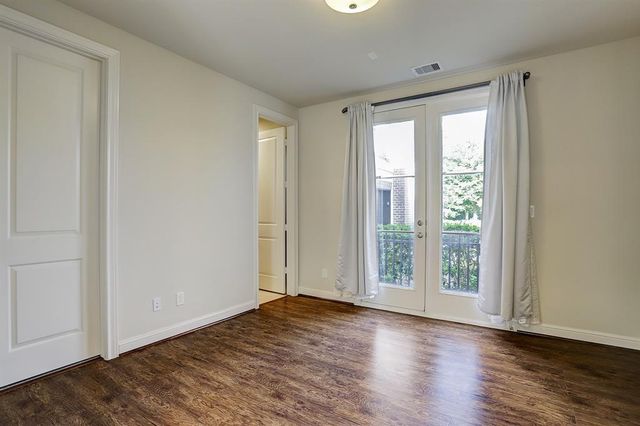 5108 Larkin Street, Houston, TX 77007