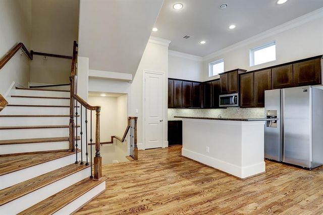 5108 Larkin Street, Houston, TX 77007