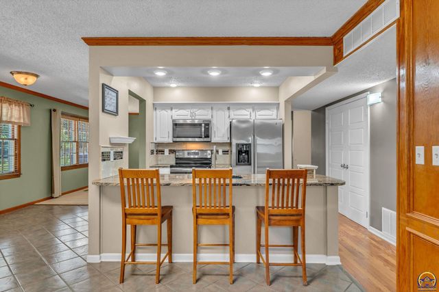 2904 Belle Haven, Lawrence, KS 66046