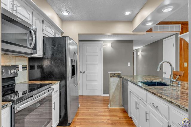 2904 Belle Haven, Lawrence, KS 66046
