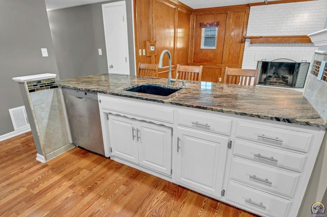 2904 Belle Haven, Lawrence, KS 66046