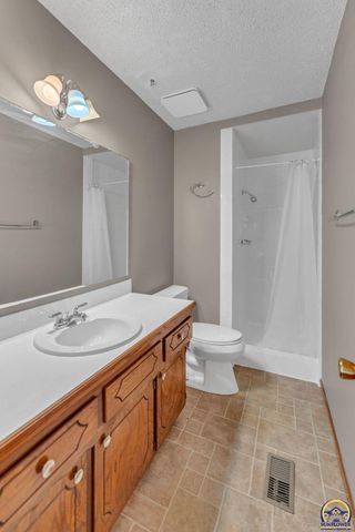 2904 Belle Haven, Lawrence, KS 66046