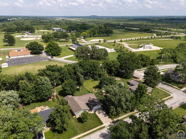 2904 Belle Haven, Lawrence, KS 66046