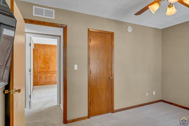 2904 Belle Haven, Lawrence, KS 66046