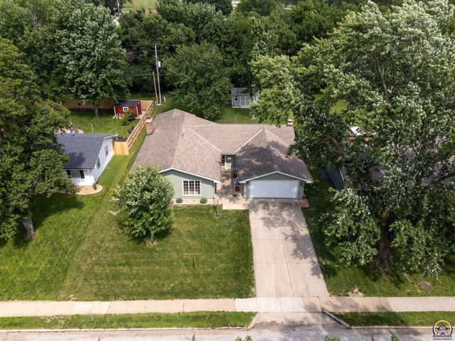 2904 Belle Haven, Lawrence, KS 66046