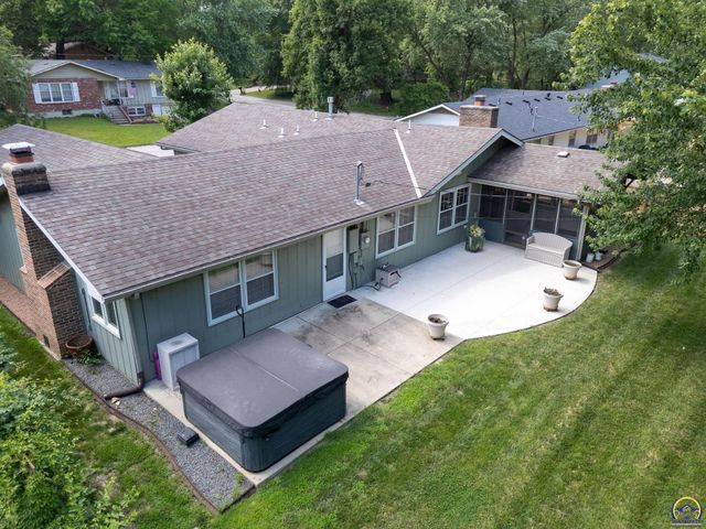 2904 Belle Haven, Lawrence, KS 66046