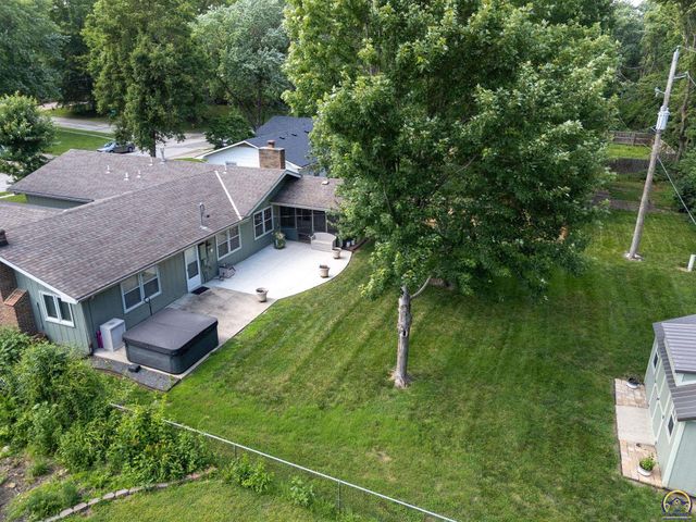 2904 Belle Haven, Lawrence, KS 66046