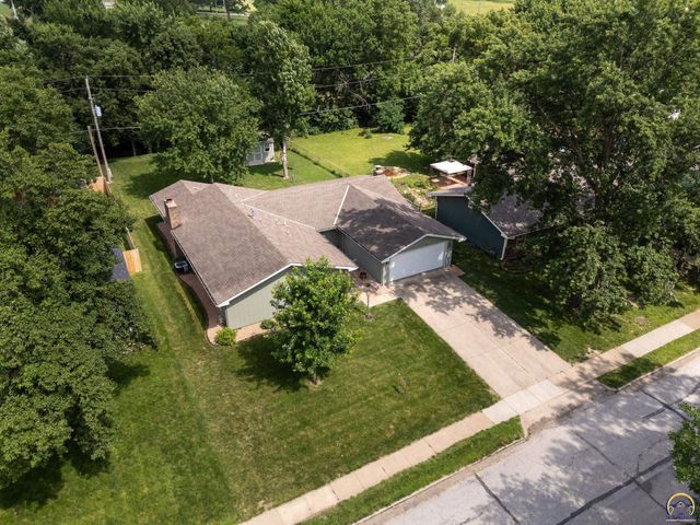 2904 Belle Haven, Lawrence, KS 66046