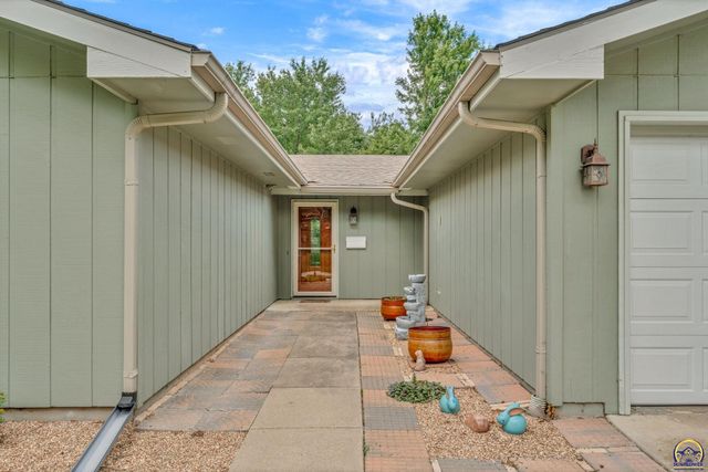 2904 Belle Haven, Lawrence, KS 66046