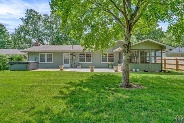 2904 Belle Haven, Lawrence, KS 66046
