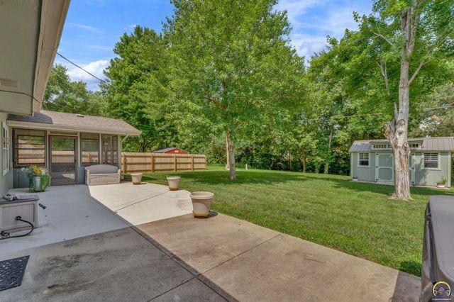 2904 Belle Haven, Lawrence, KS 66046