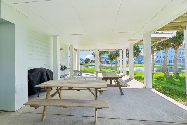 4130 King Rail Circle, Galveston, TX 77554