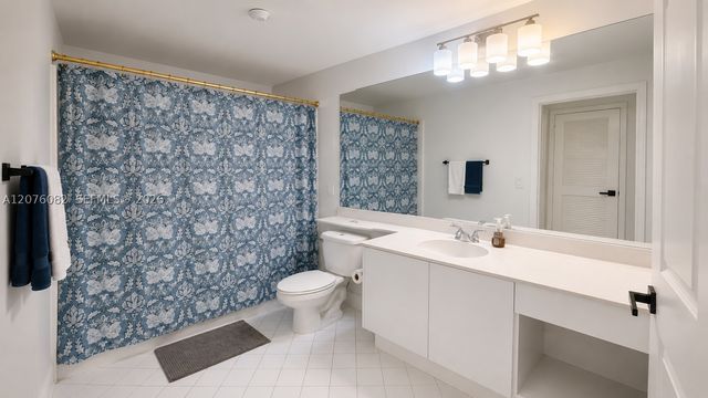 10750 NW 66th St 413, Doral, FL 33178