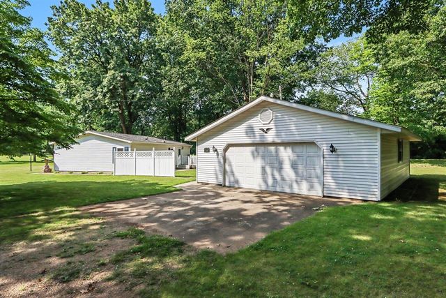 14164 Riverside Drive, Constantine, MI 49042