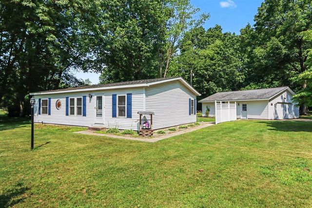 14164 Riverside Drive, Constantine, MI 49042