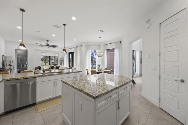 10432 N Lago Vista Circle, Parkland, FL 33076