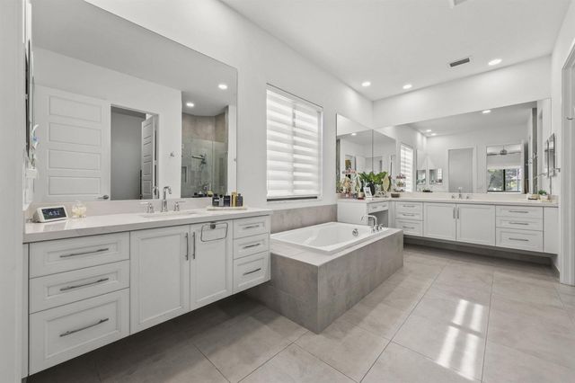 10432 N Lago Vista Circle, Parkland, FL 33076
