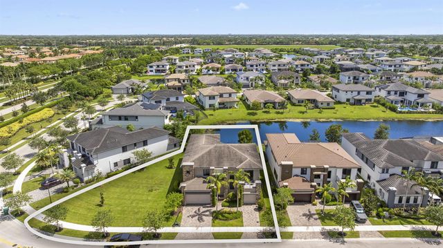 10432 N Lago Vista Circle, Parkland, FL 33076