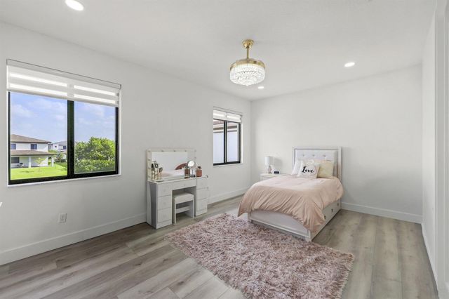 10432 N Lago Vista Circle, Parkland, FL 33076
