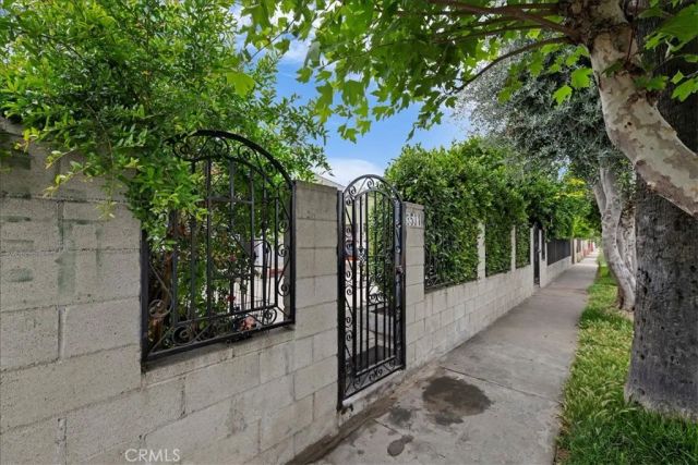 3529 10th Avenue, Los Angeles, CA 90018