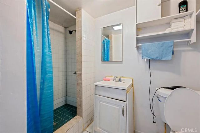 3529 10th Avenue, Los Angeles, CA 90018