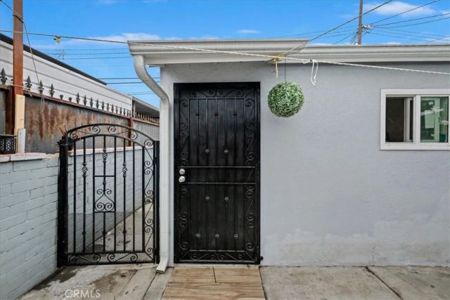3529 10th Avenue, Los Angeles, CA 90018