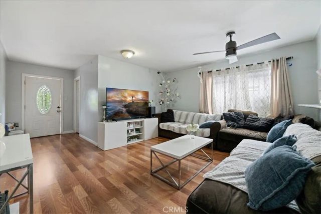 3529 10th Avenue, Los Angeles, CA 90018