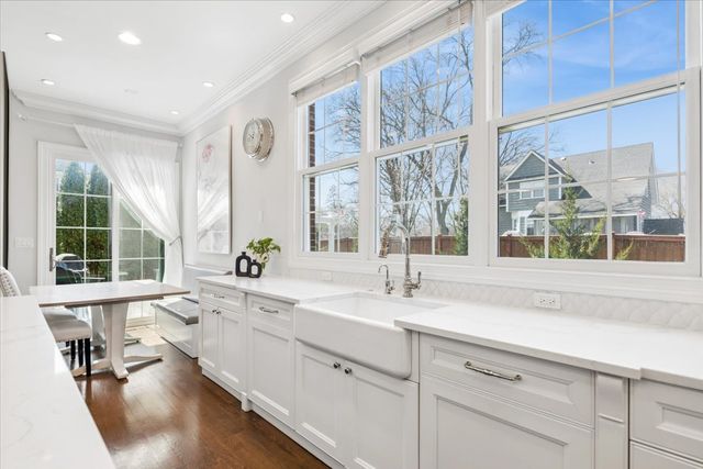 1024 Prairie Lawn Road, Glenview, IL 60025