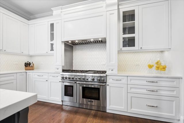 1024 Prairie Lawn Road, Glenview, IL 60025