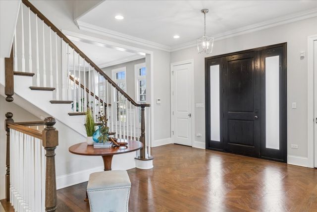 1024 Prairie Lawn Road, Glenview, IL 60025