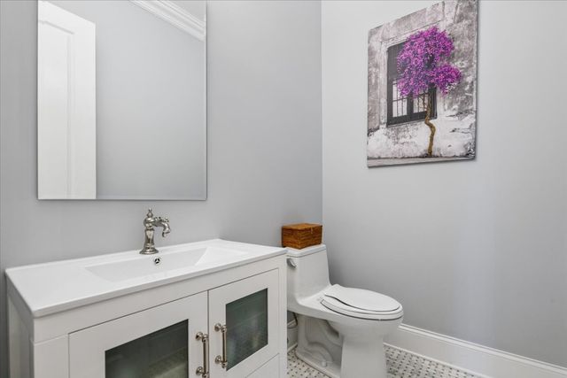 1024 Prairie Lawn Road, Glenview, IL 60025