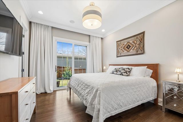 1024 Prairie Lawn Road, Glenview, IL 60025