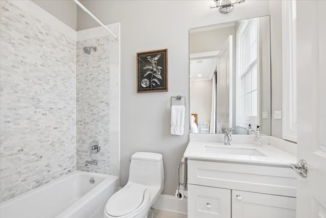 1024 Prairie Lawn Road, Glenview, IL 60025