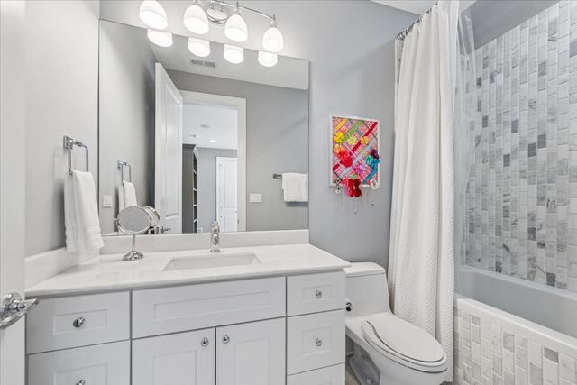 1024 Prairie Lawn Road, Glenview, IL 60025