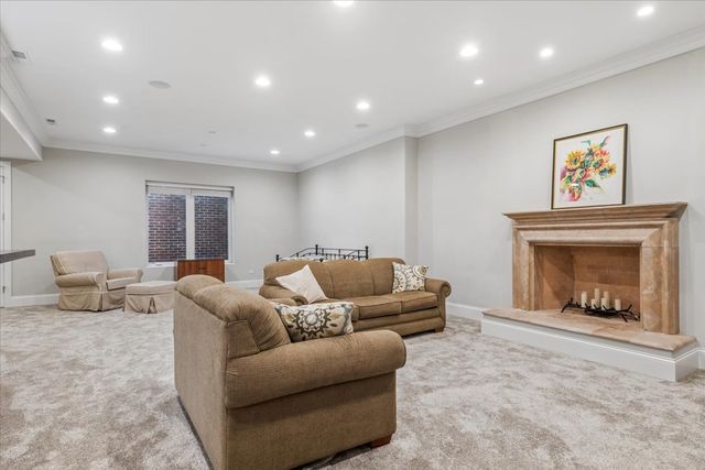 1024 Prairie Lawn Road, Glenview, IL 60025